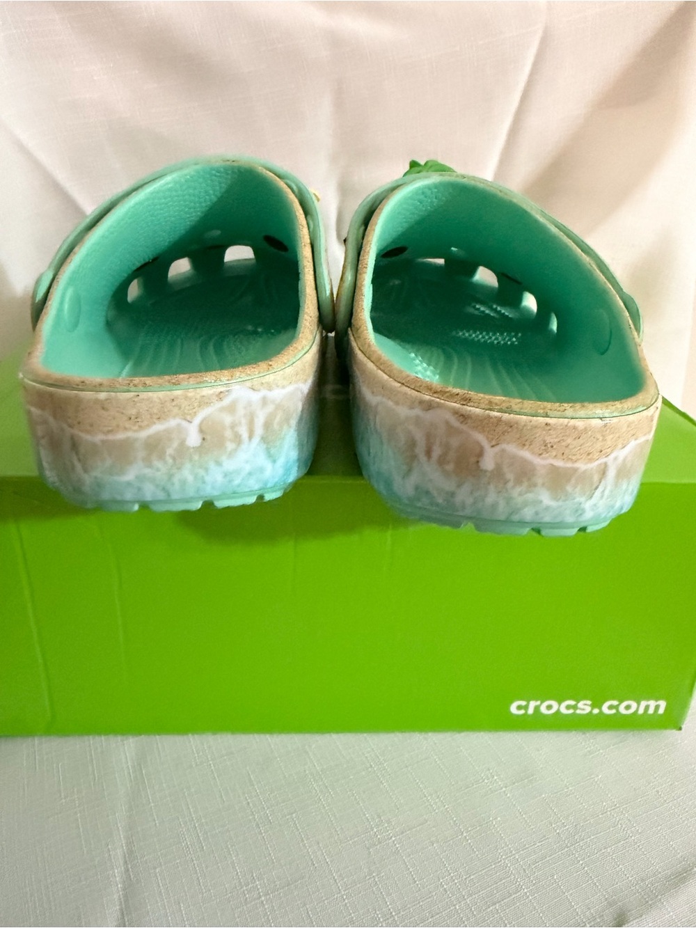 Size W 8 Jimmy Buffet Margaritaville Crocs with Teal Lining - unique - Picture 5 of 7